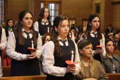 El-sabado-9-de-agosto-nuestras-queridas-alumnas-de-II-Medio-recibieron-el-Sacramento-de-la-Conf-1